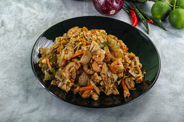 Pad thai - noodle with egg and prawn