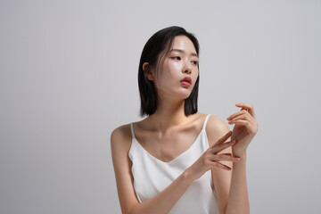 美しい韓国人女性のナチュラルな美容イメージ
