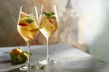 Fotobehang Exquisite Cocktail Wine: Elegant Drinks for Sophisticated Gatherings © Katherine