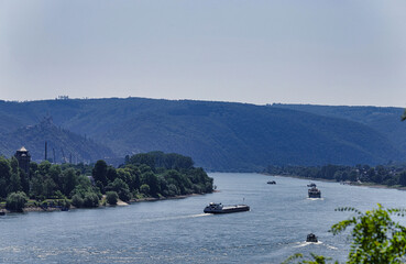 Ausblick auf den Rhein von Schloss Stolzenfels bis zur Marksburg
