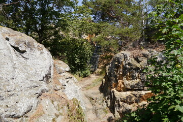 Weg zu den Höhlenwohnungen in Langenstein bei Halberstadt