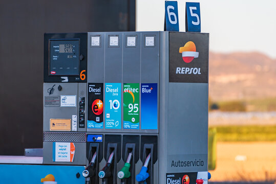 Totana,Murcia,4, 3, 2024;  Fuel dispensing device at a Repsol service station with the new renewable diesel, called Diesel Zero 10e+. (HVO,XTL)