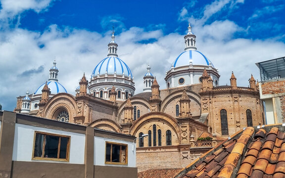 Tempo religioso com c&uacute;pulas