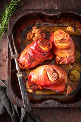 Fresh aand cripsy ham hock made with spices. - obrazy, fototapety, plakaty