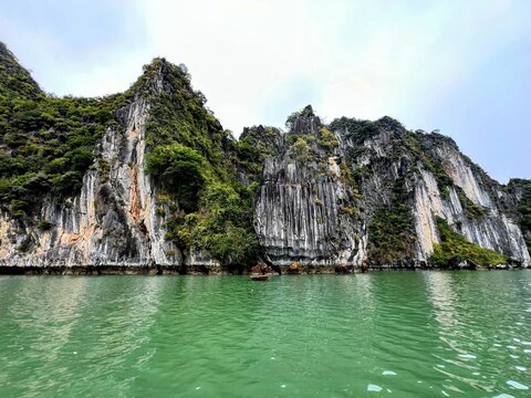 Beautiful scenery of Ha Long Bay Vietnam