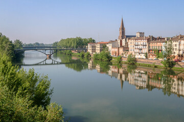 Fototapeta na wymiar Views from the city of Montauban, France