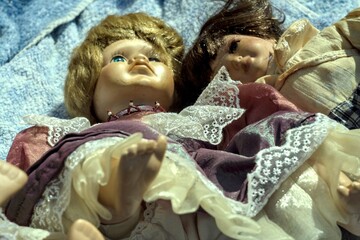 sell things at the flea market