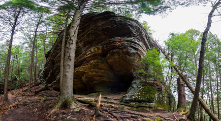 Fototapeta na wymiar Views at Whispering Cave, Hocking Hills State Park, Ohio