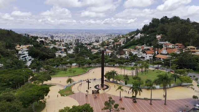 Drone flies up and away from Pra&ccedil;a do Papa in Belo Horizonte, Minas Gerais