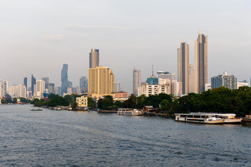 Fototapeta na wymiar View of the Chao Phraya River and Bangkok City