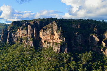 A view of the cliff face at Narrowneck in the Blue Mountains of Australia.