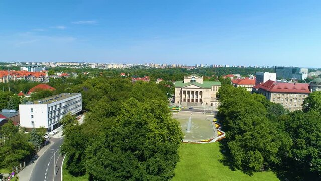 Hyperlapse aerial view of the fountain in Mickiewicz Park in Poznan