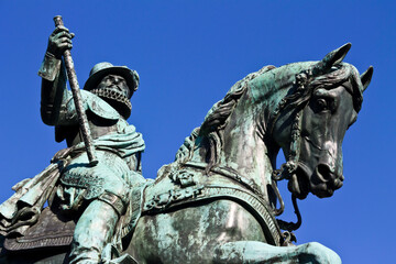 Fototapeta na wymiar Equestrian statue made of bronze