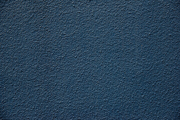 青いコンクリートの壁