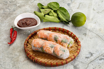 Vietnamese spring roll with prawn