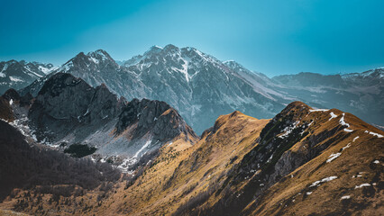 Obraz premium Rocky mountains with a snow