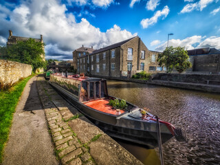 Leeds and Liverpool Canal - Narrowboat