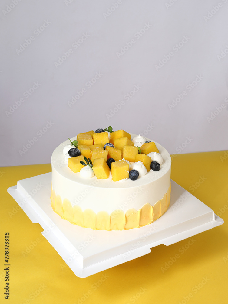 Poster cake with fruits