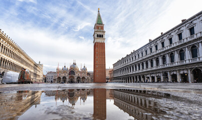 Duomo and Clocktower in Piazza S. Marco, Venice, Italy - obrazy, fototapety, plakaty