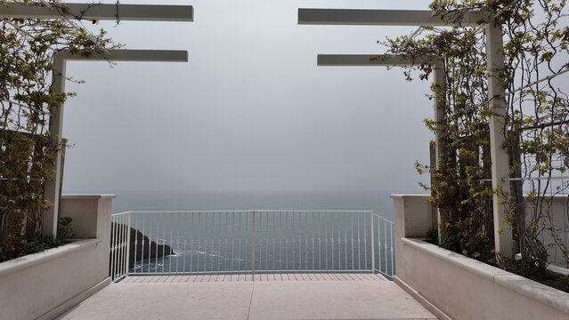 Splendida terrazza di un Resort che con affaccio sul mare aperto