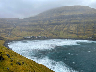 Färöer Inseln, Dorf Tjornuvik, Fossa Wasserfall, Faroe Islands, Landschaften, Landscapes,...