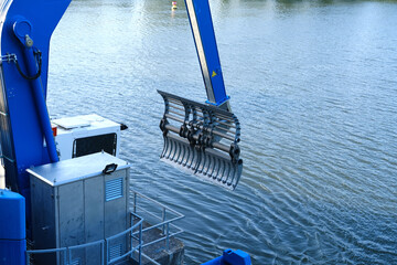 river bed cleaning excavator, hydraulic works, emergency response, cleaning of industrial sumps,...