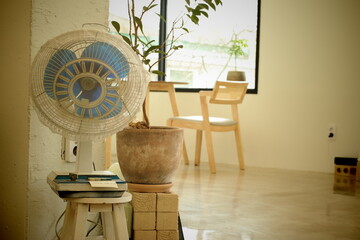 Emotional interior using old fans