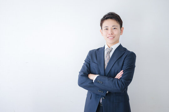 腕組み腕を組む」の写真素材 | 5,323件の無料イラスト画像 | Adobe Stock