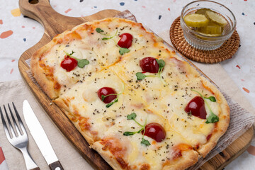 Chicken breast, salad, pizza, gorgonzola, margarita, club, sandwich, sole, waffle, croissant, potato, fried, ade, grapefruit, lemon, blueberry, latte, americano, chocolate, handmade