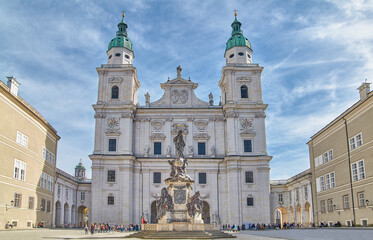 Fototapeta na wymiar Salzburg and its architectural beauties
