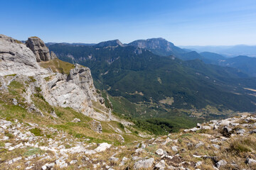 Le col de Rousset est un passage permettant d'accéder sur le massif du Vercors. Il relie...
