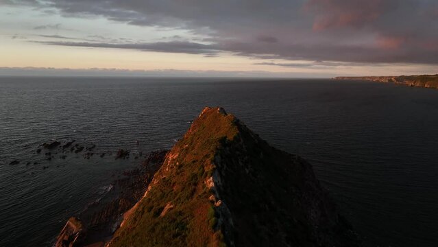 Atardecer en la punta del Cuerno de Cadavedo Asturias