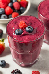 Healthy Refreshing Mixed Berry Breakfast Smoothie - 779822701
