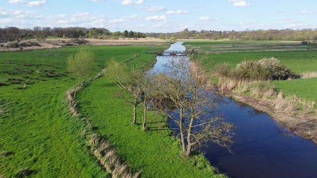 Flu&szlig; Trave in Travenbr&uuml;ck bei Bad Oldesloe Kreis Stormarn Schleswig-Holstein