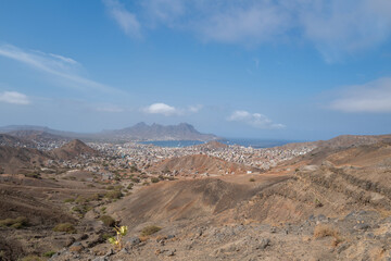 Fototapeta na wymiar vue panoramique sur la ville de Mindelo sur l'île de Saint Vincent au Cap Vert en Afrique de l'Ouest