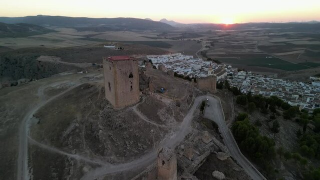 el castillo de la estrella en el municipio de Teba visto desde un dron al atardecer, Andaluc&iacute;a