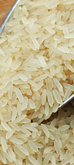 tas de riz blanc cru, en gros plan - 779931309