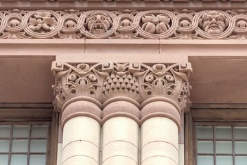 Fototapeta premium Colonial Romanesque Revival Architecture Feature In Old City Hall Building, Toronto, Canada