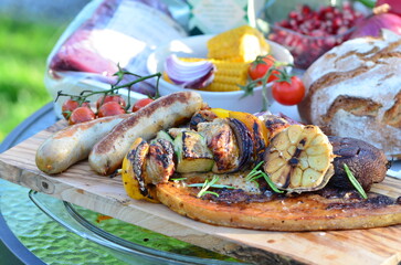 grilled sausages with vegetables