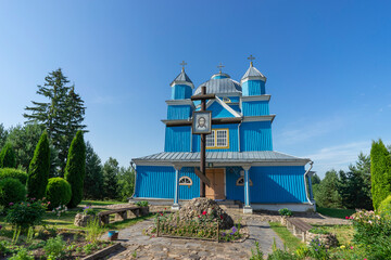 Wooden Orthodox Church of the Transfiguration in the village of Smolany, Belarus - obrazy, fototapety, plakaty