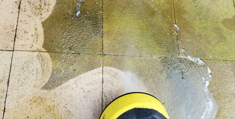 clean the paving slabs with water power