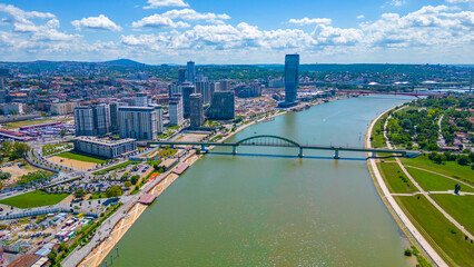 Obraz premium Downtown Belgrade viewed behind the Sava river in Serbia