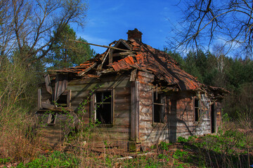 The old abandoned wooden house has been destroyed, a good time passed away - 780040162