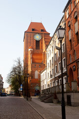 Bazylika z drugim co do wielkości dzwonem w Polsce, dziś największy średniowieczny dzwon w Europie środkowej, Toruń, Poland 