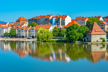 Fototapeta na wymiar Panorama view of Slovenian town Maribor