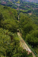 Paesaggio con la funicolare di Montecatini Terme, Toscana, Italia