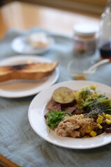 Eat breakfast perform better academically than those who skip breakfast.