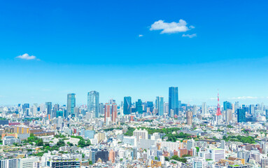 Fototapeta na wymiar 東京風景　青空に流れる雲