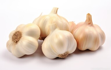Obraz na płótnie Canvas Fresh whole garlic bulbs on white background