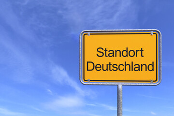 Ortsschild - Ortstafel - Standort Deutschland - Himmel - Wolken - 780250982